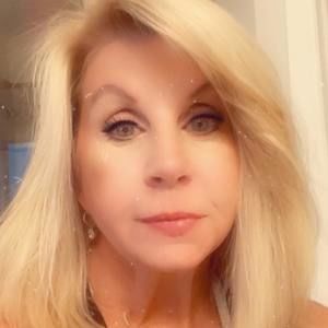 Meet your Posher, Laurie